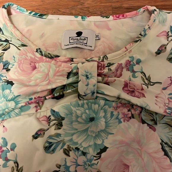 Dainty Jewells swim top - Picture 2 of 2